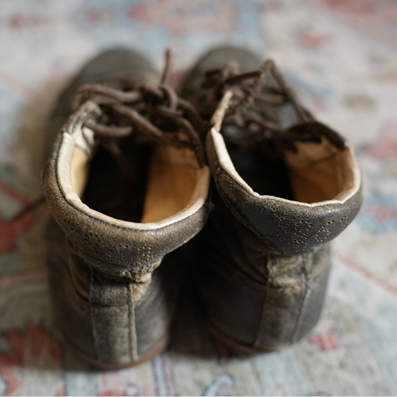 LEATHER FRYE DISTRESSED BROWN KIRA HIGH TOP SNEAKERS SIZE 7.5 - Picture 12 of 15
